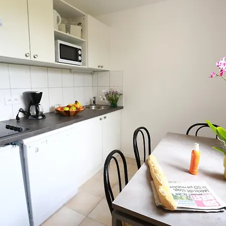 Izarpean Apartment *
